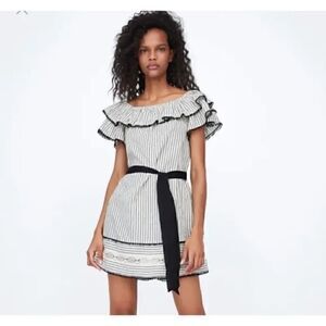 Zara Off The Shoulder Dress Ruffled 100% Cotton Crochet Lace Hem Size XS #1159